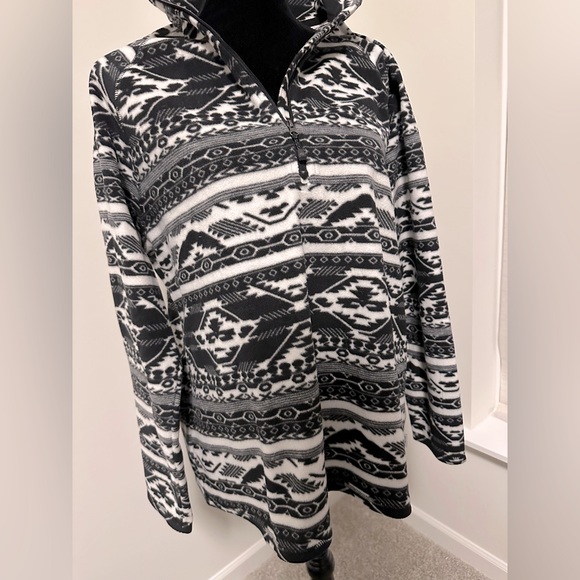 Women’s Eddie Bauer Tribal 1/4 Zip Fleece Pullover - Picture 2 of 5